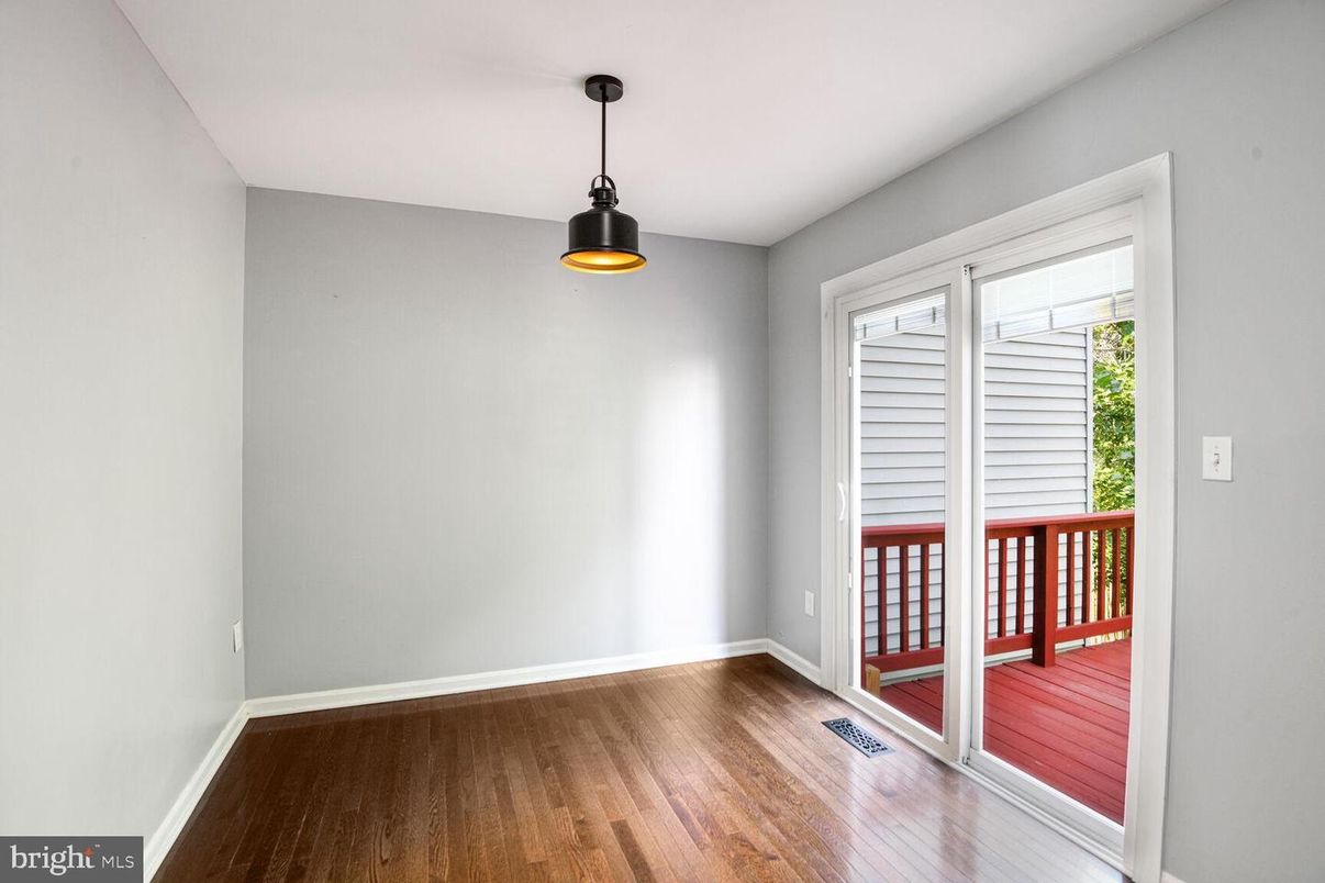Interior, Pendant Lights, Wood Texture Flooring