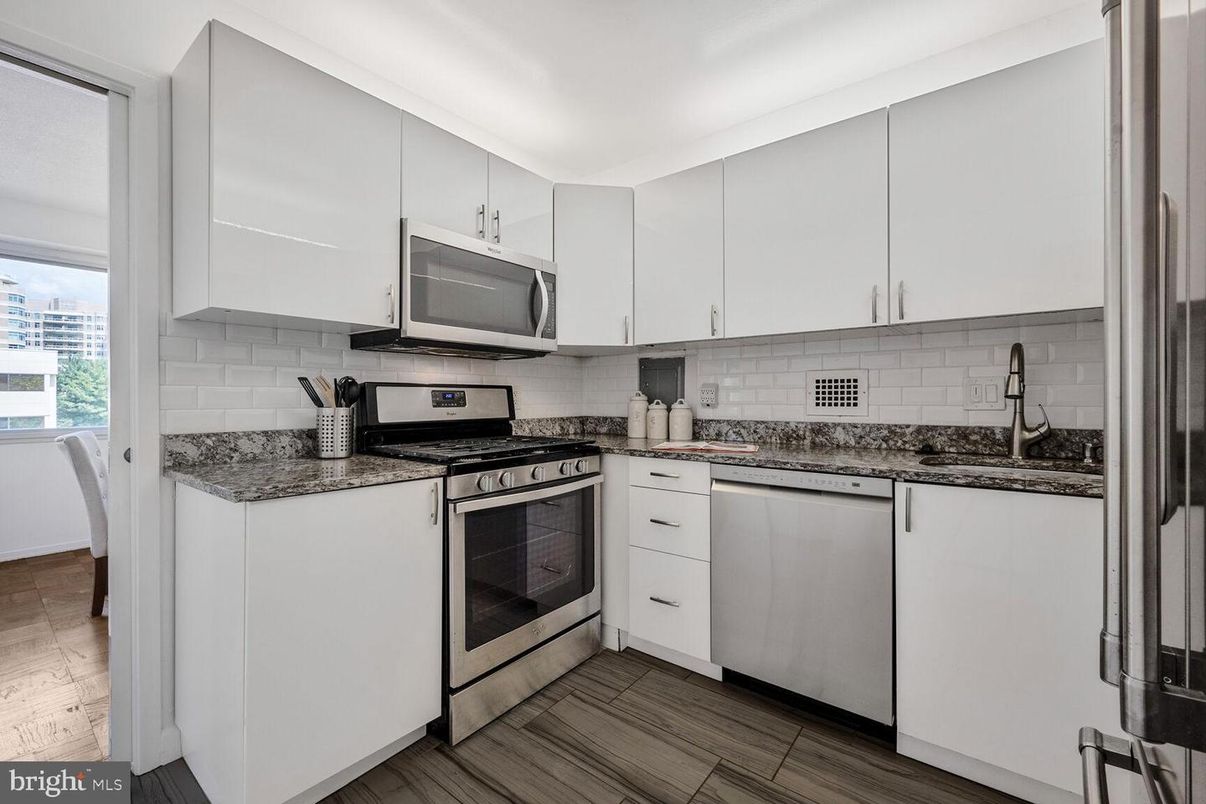 Interior, Kitchen, Stainless Steel Appliances, Wood Texture Flooring