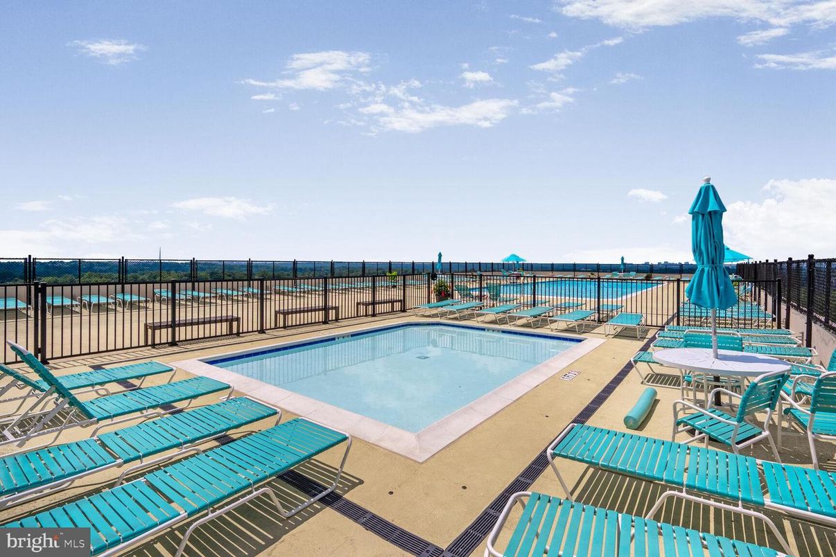 Exterior, Pool, Water