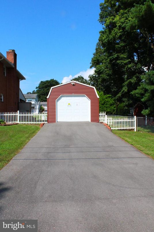 Backyard, Detached Garage, Exterior