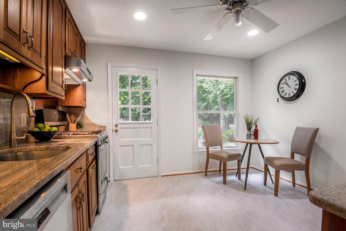 Dining room, Interior, Kitchen, Recessed Lighting