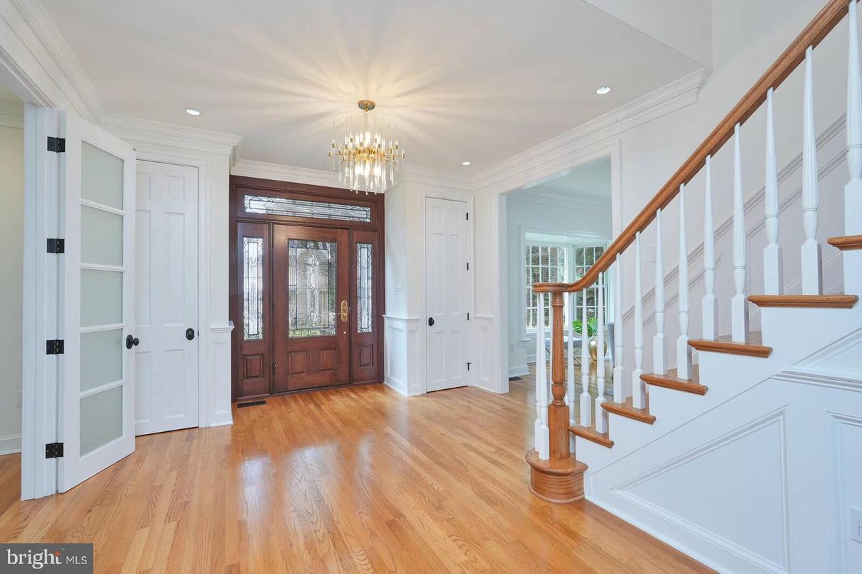 Chandelier, Interior, Recessed Lighting, Wood Texture Flooring