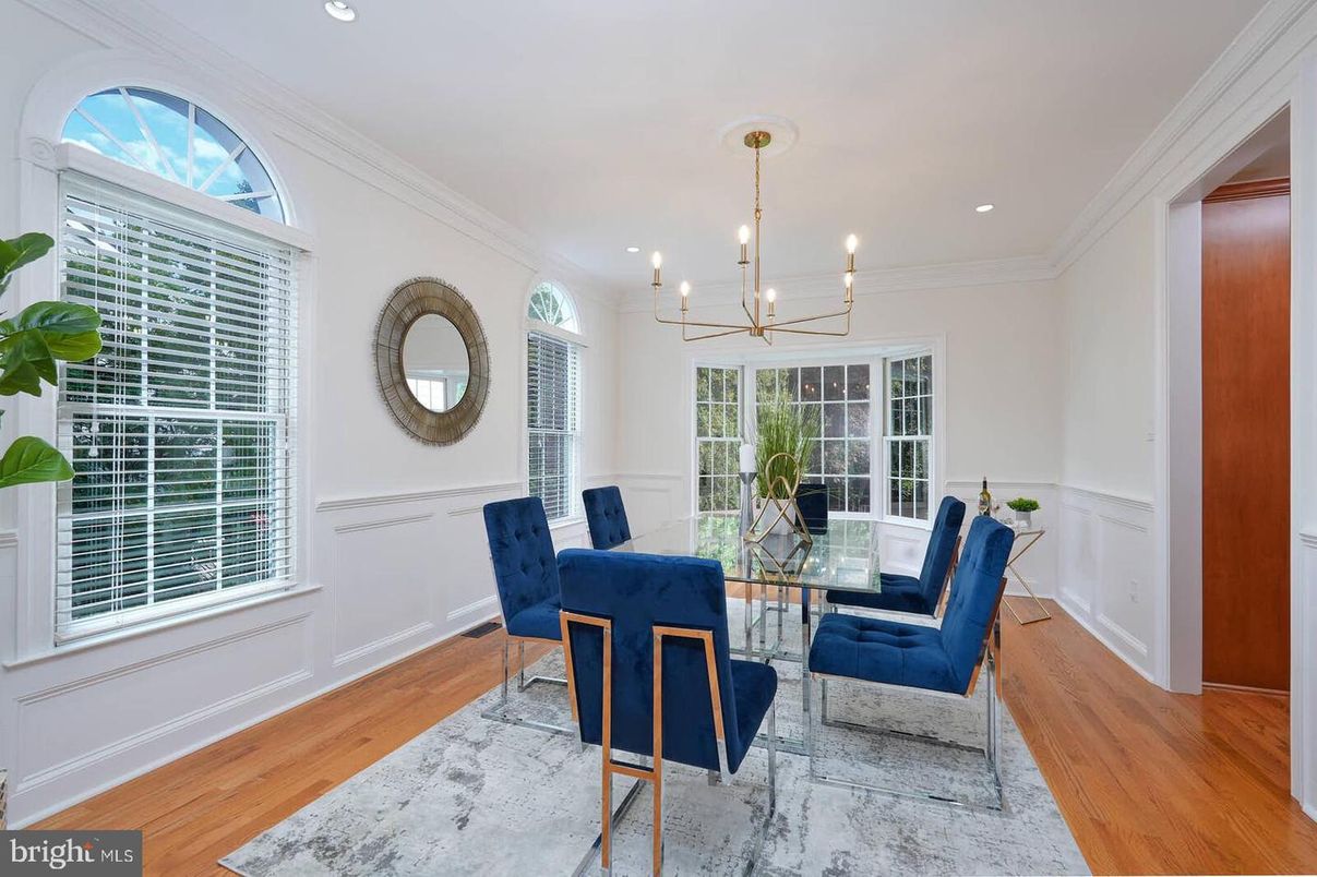 Dining room, Interior, Pendant Lights, Recessed Lighting, Wood Texture Flooring