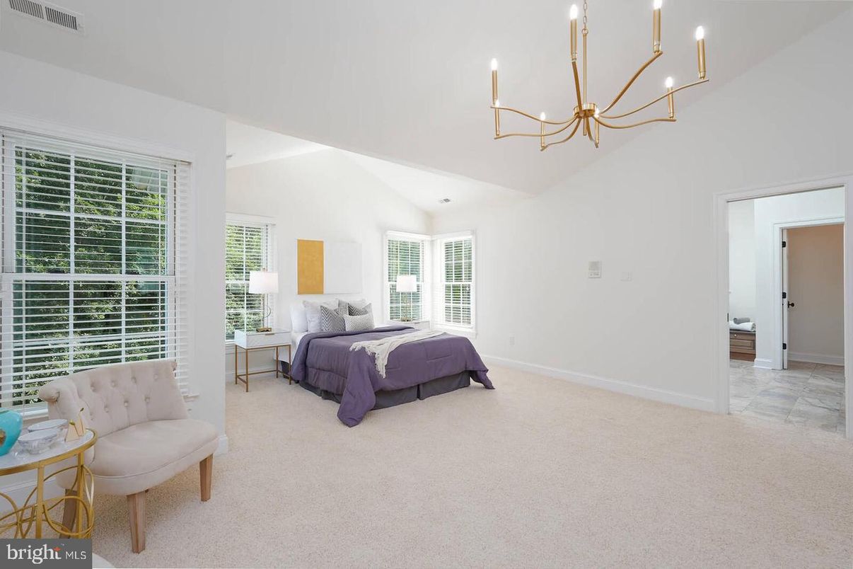 Bedroom, Chandelier, Interior, Pendant Lights