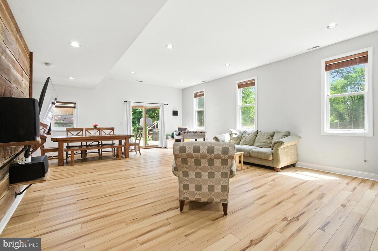 Dining room, Interior, Living room, Recessed Lighting, Wood Texture Flooring