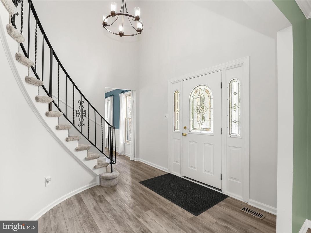 Chandelier, Interior, Wood Texture Flooring