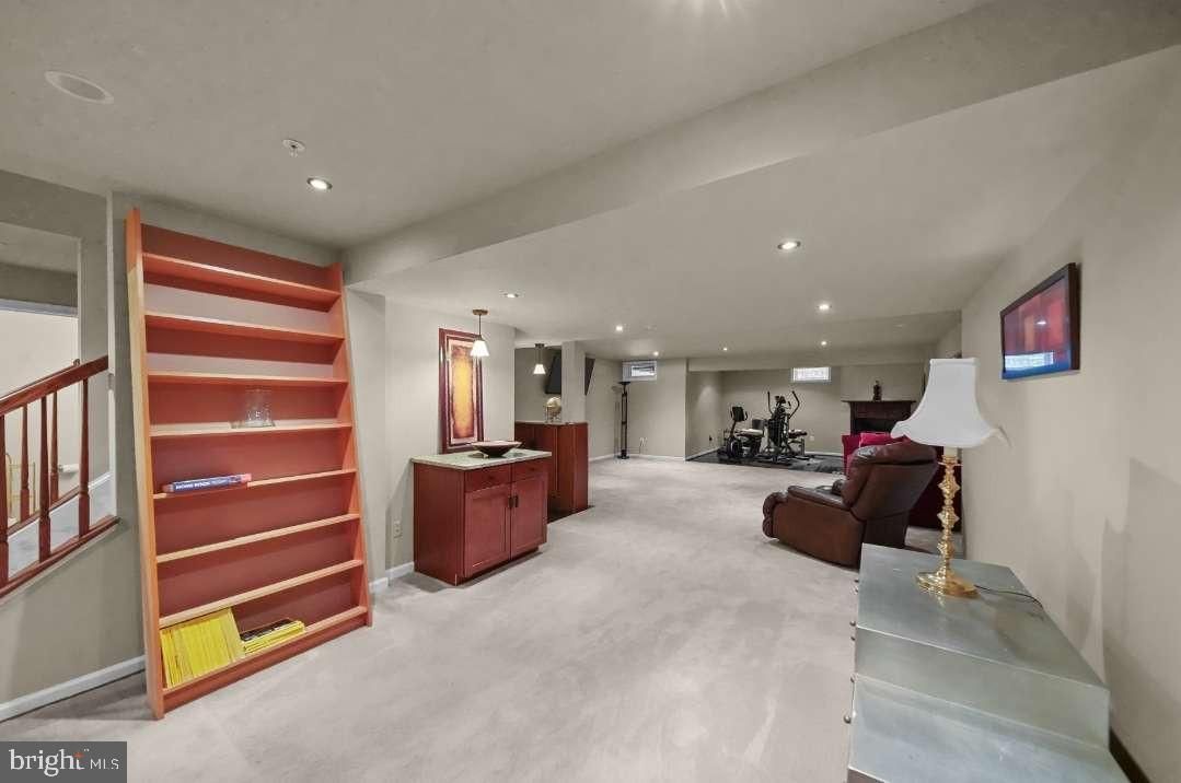 Fitness Equipment, Interior, Recessed Lighting