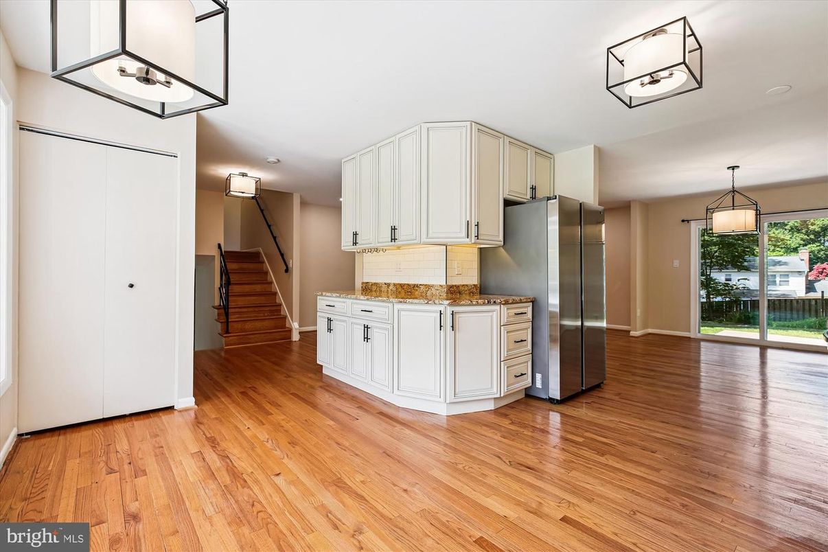 Interior, Kitchen, Pendant Lights, Wood Texture Flooring