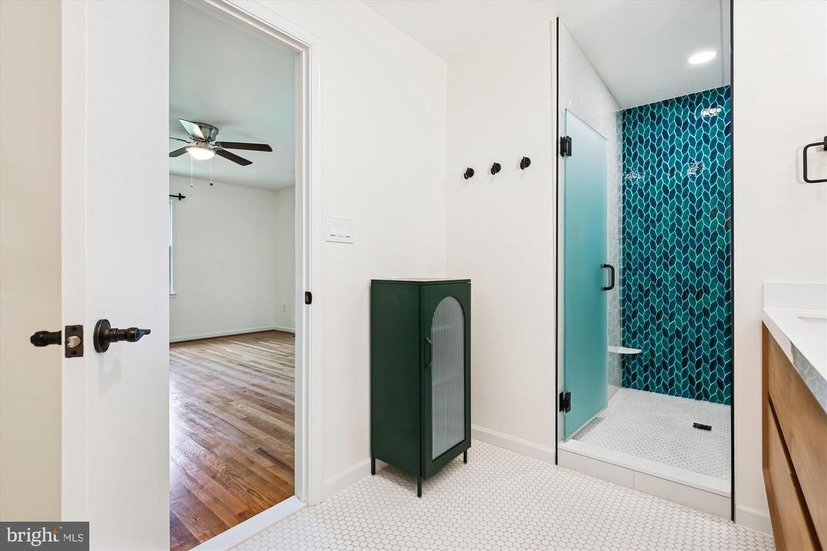Bathroom, Interior, Recessed Lighting, Wood Texture Flooring