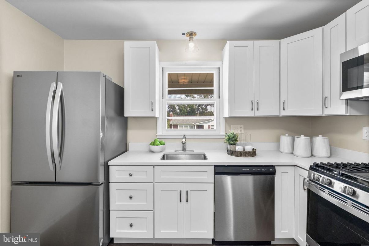 Interior, Kitchen, Stainless Steel Appliances