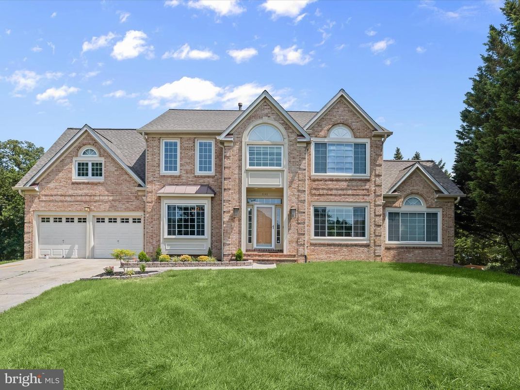 Attached, Exterior, Facade, Brick Facade, Brick Traditional