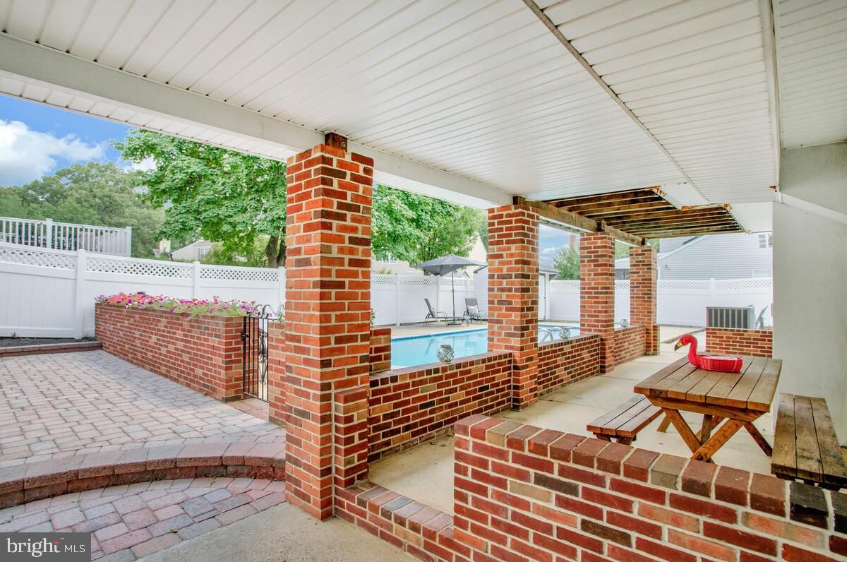 Exterior, Hot Tub