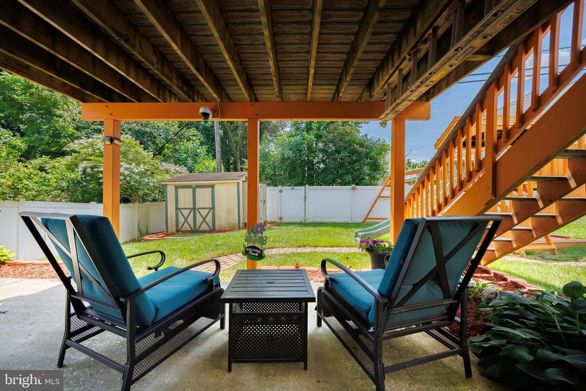Backyard, Exterior