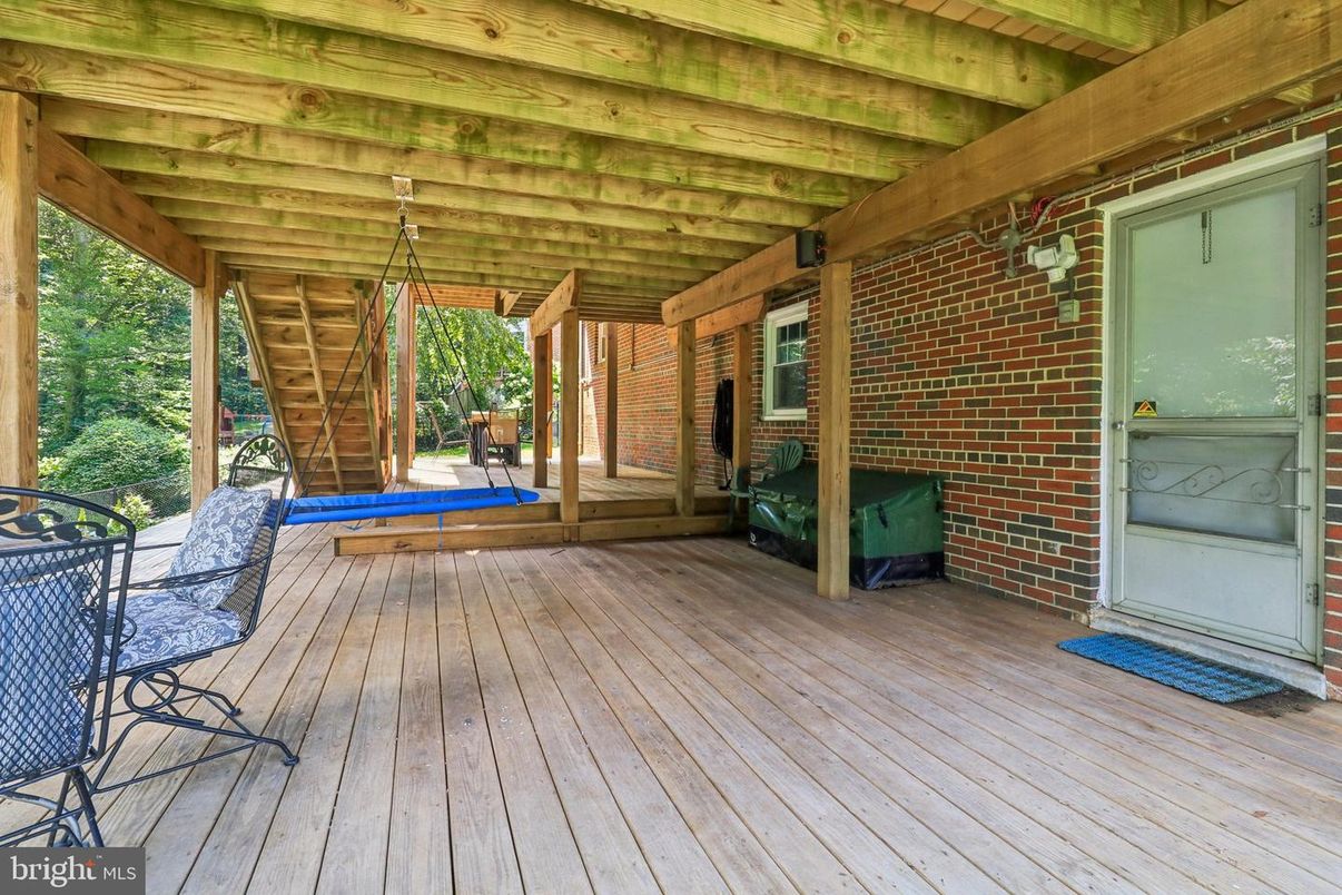 Exterior, Wood Texture Flooring