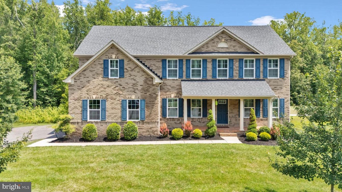 Exterior, Facade, Brick Facade, Brick Traditional