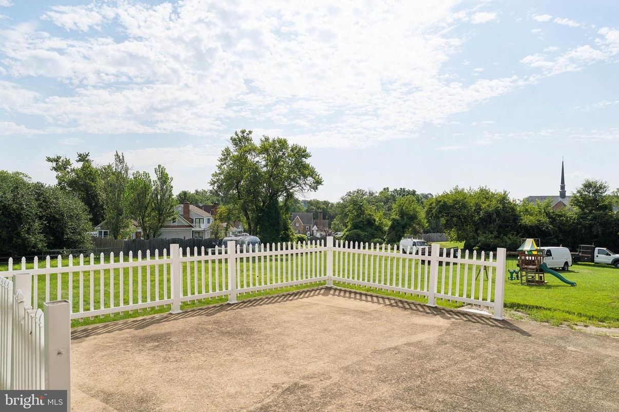 Backyard, Exterior, Playground