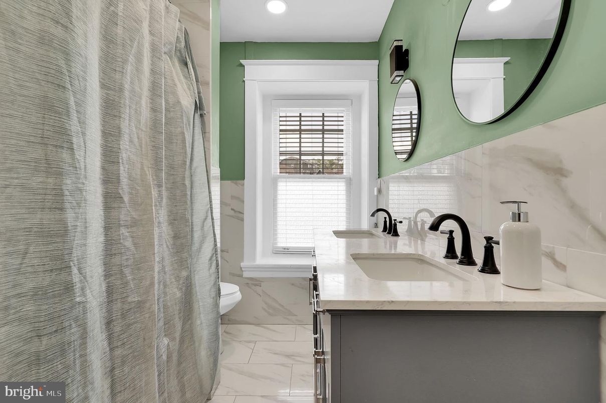 Bathroom, Interior, Marble, Recessed Lighting