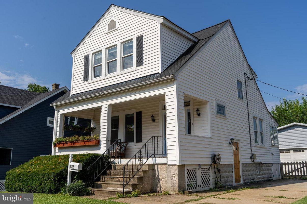 Exterior, Facade, Farmhouse