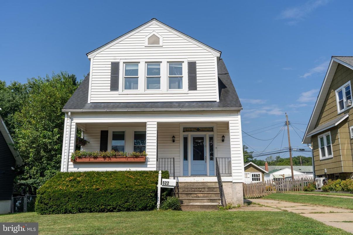 Exterior, Facade, Queen Anne Victorian