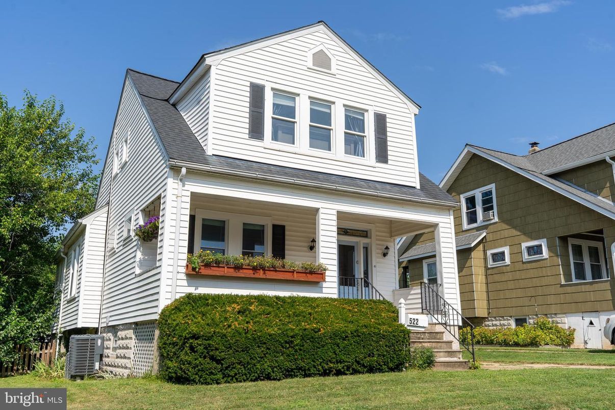 Exterior, Facade, Farmhouse