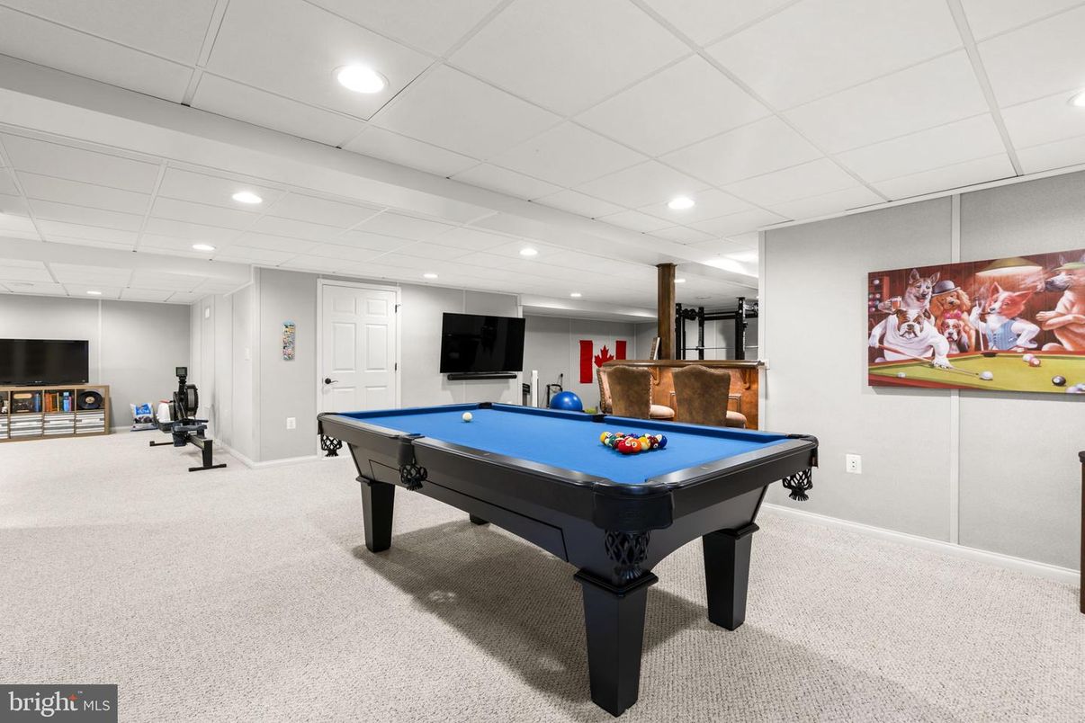 Billiard Table, Game Room, Interior, Recessed Lighting