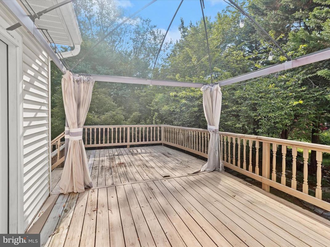 Exterior, Wood Texture Flooring