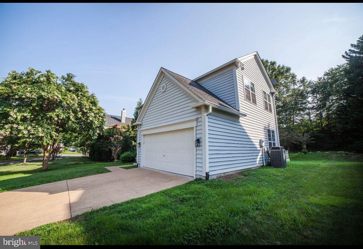 Backyard, Detached Garage, Exterior