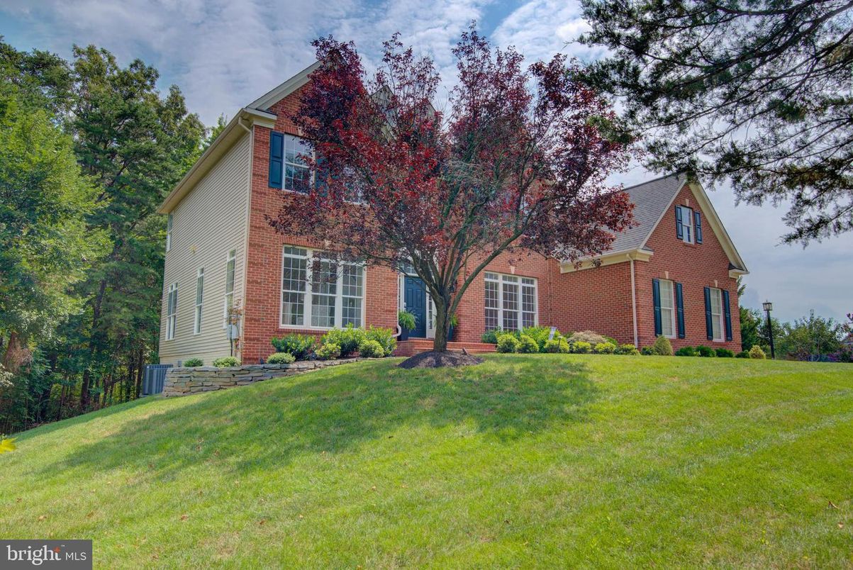 Exterior, Facade, Brick Facade, Brick Traditional