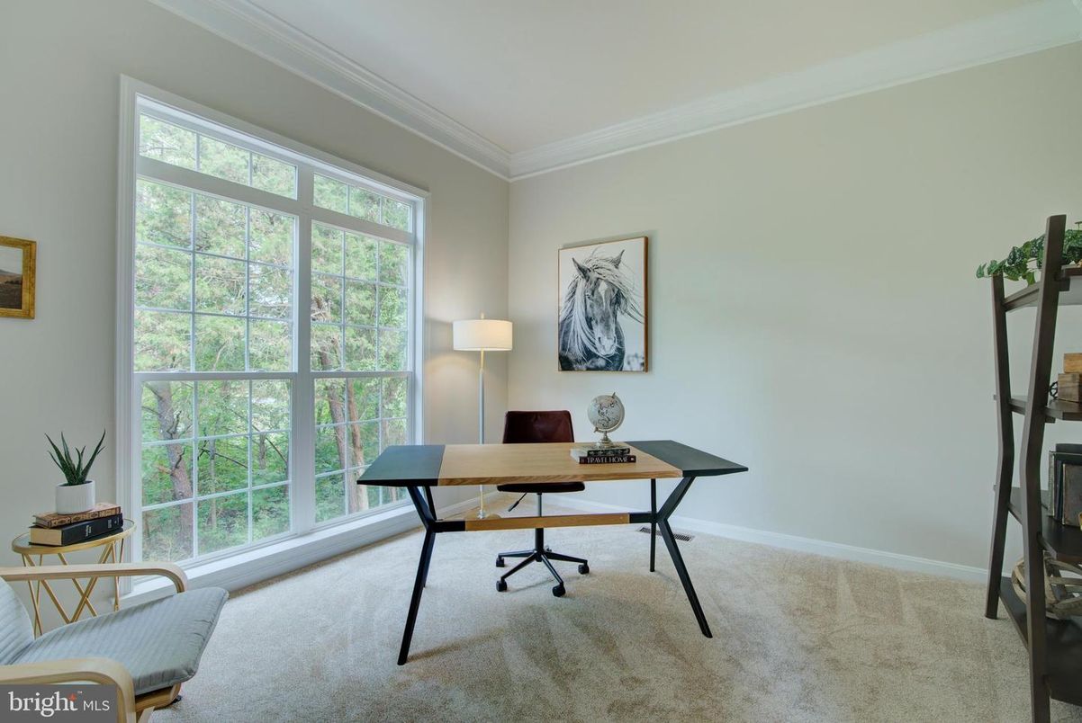Home Office, Interior