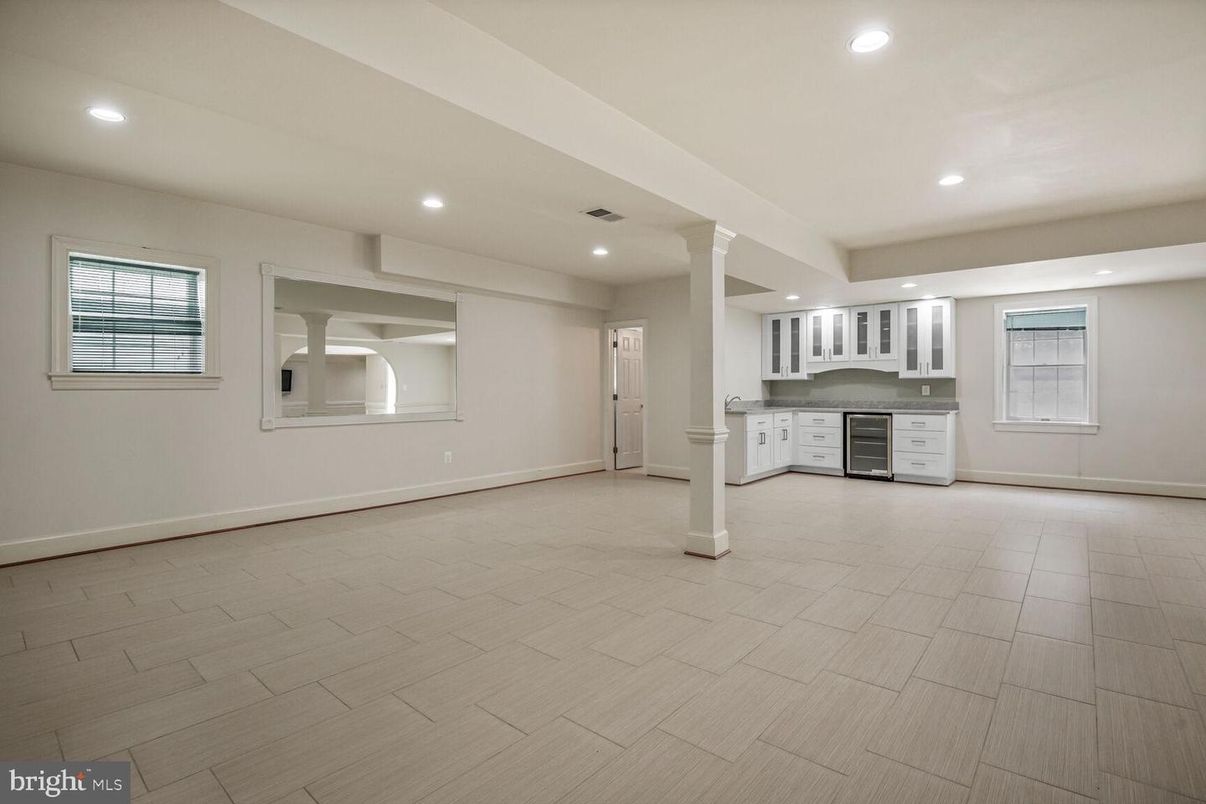 Empty room, Interior, Kitchen, Recessed Lighting