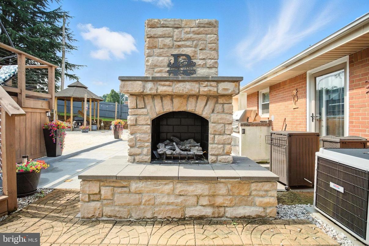 Exterior, Fireplace