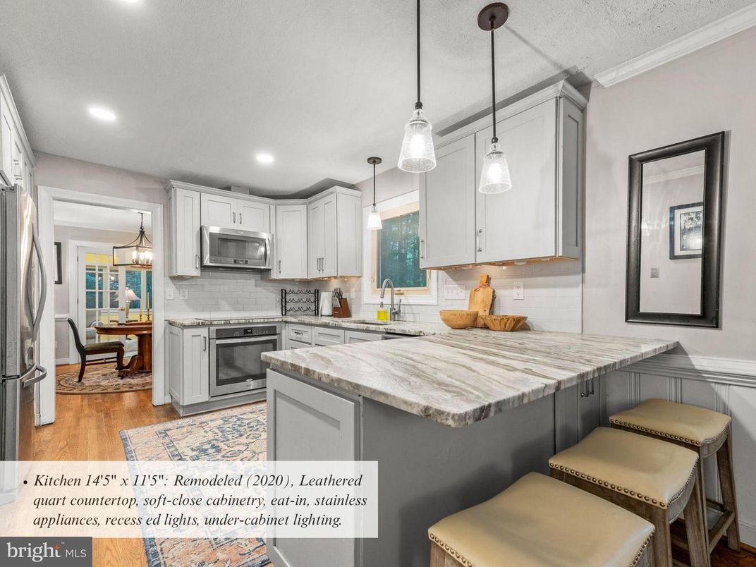 Dining room, Interior, Kitchen, Pendant Lights, Recessed Lighting, Stainless Steel Appliances, Wood Texture Flooring