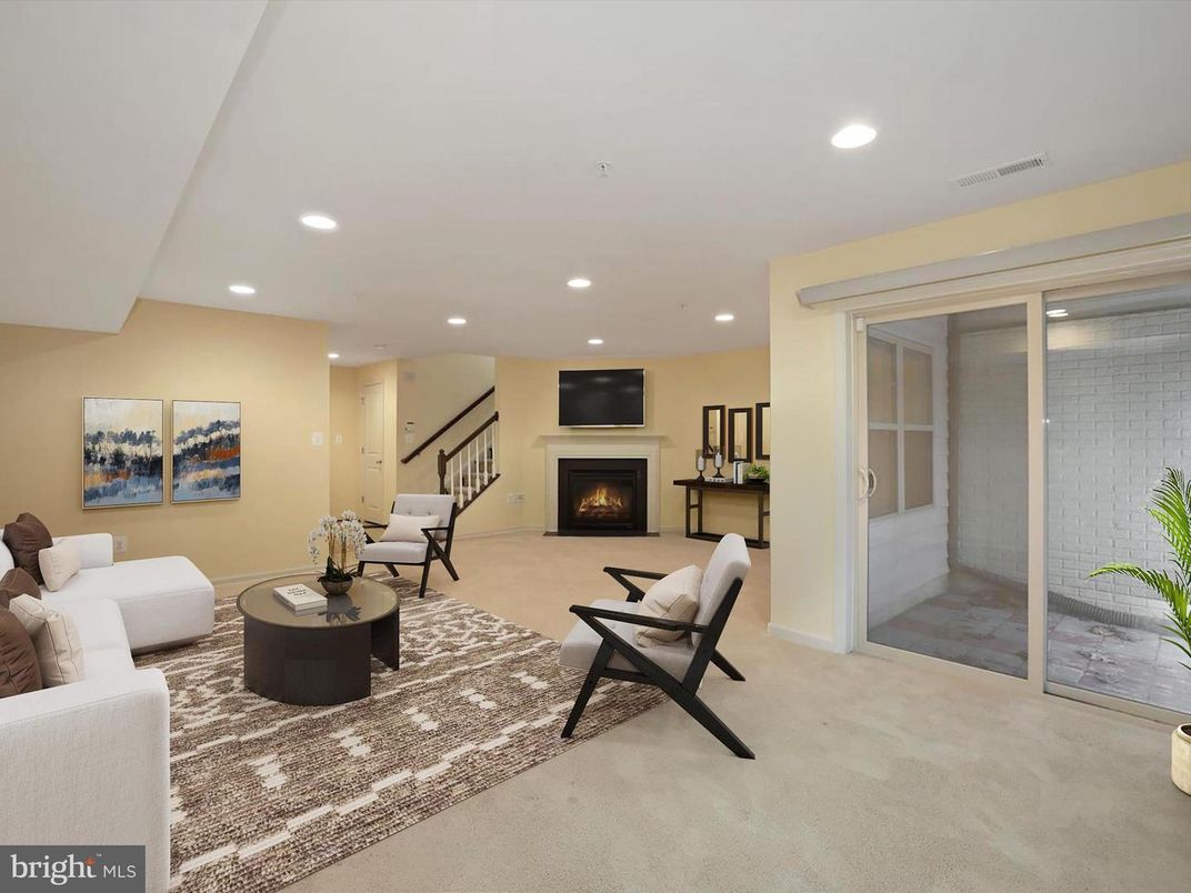 Fireplace, Interior, Living room, Recessed Lighting