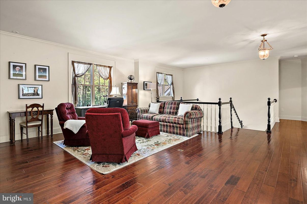 Interior, Living room, Pendant Lights, Wood Texture Flooring