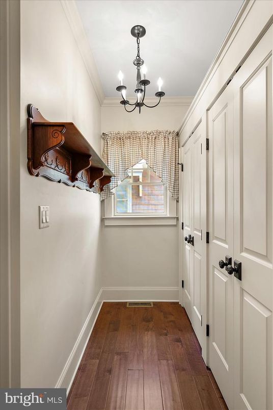 Chandelier, Interior, Wood Texture Flooring