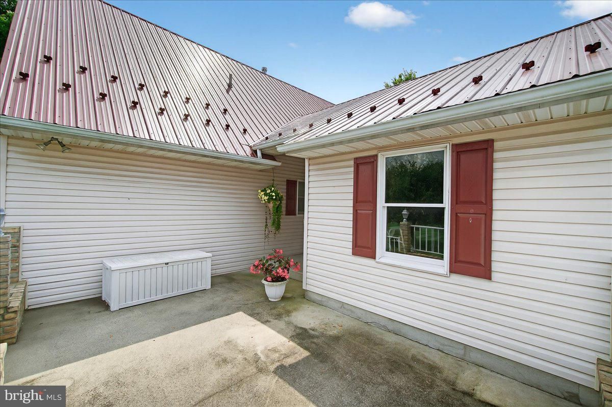 Exterior, Hot Tub