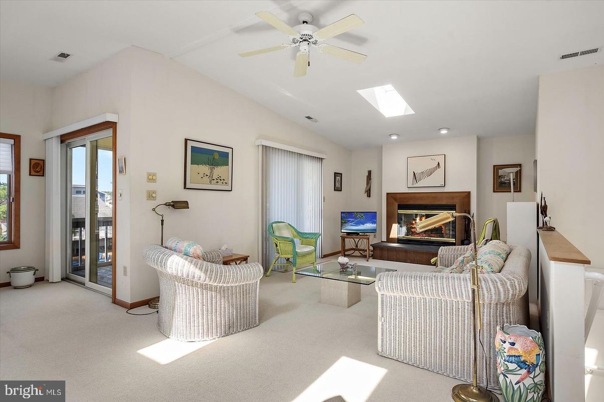 Fireplace, Interior, Living room, Recessed Lighting