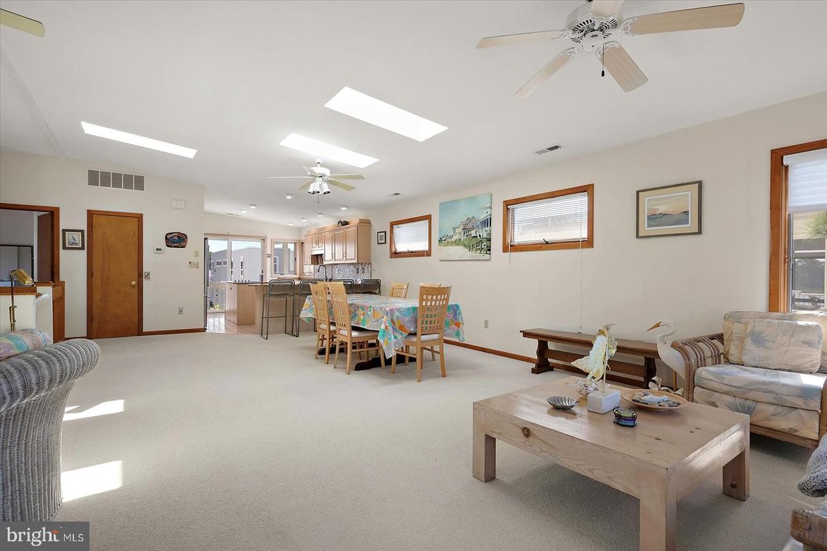 Dining room, Interior, Kitchen, Living room, Recessed Lighting