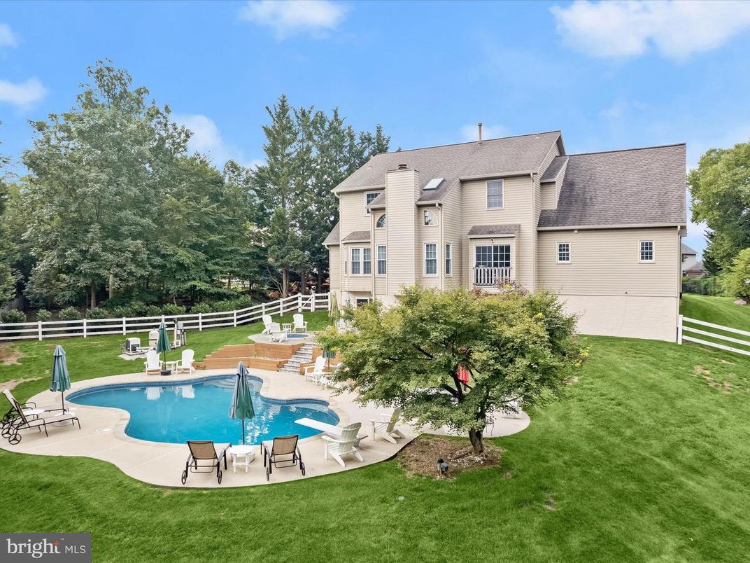 Backyard, Exterior, Pool