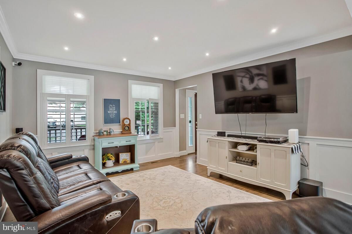 Home Theatre Room, Interior, Living room, Recessed Lighting, Wood Texture Flooring