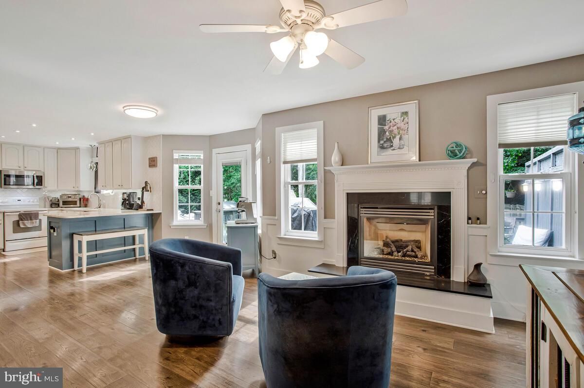Fireplace, Interior, Kitchen, Recessed Lighting, Wood Texture Flooring
