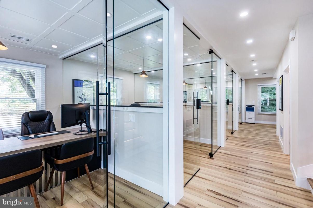 Home Office, Interior, Recessed Lighting, Wood Texture Flooring