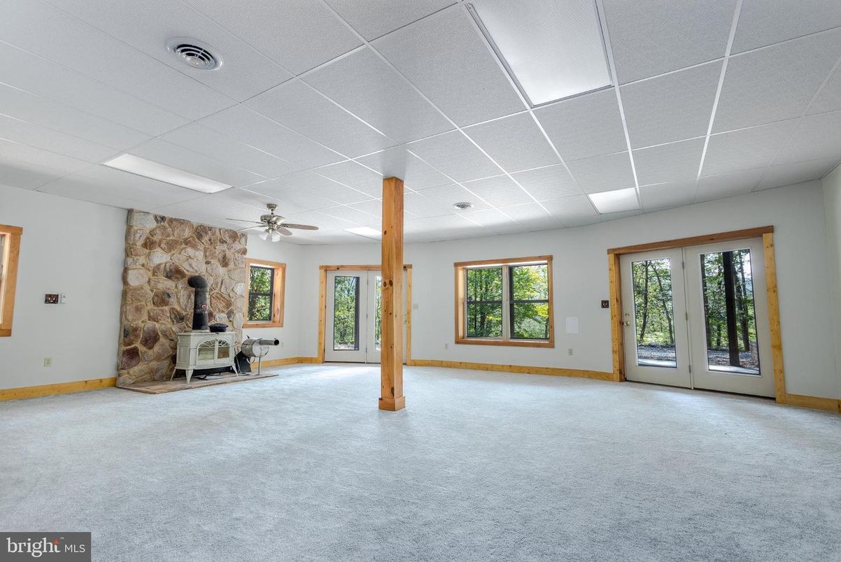 Empty room, Interior, Recessed Lighting, Stone Walls