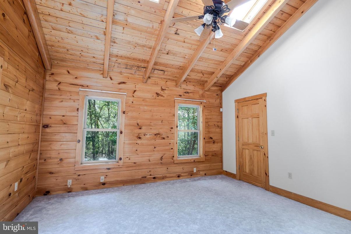 Empty room, Interior, Wooden Beams, Wooden Ceilings, Wooden Walls