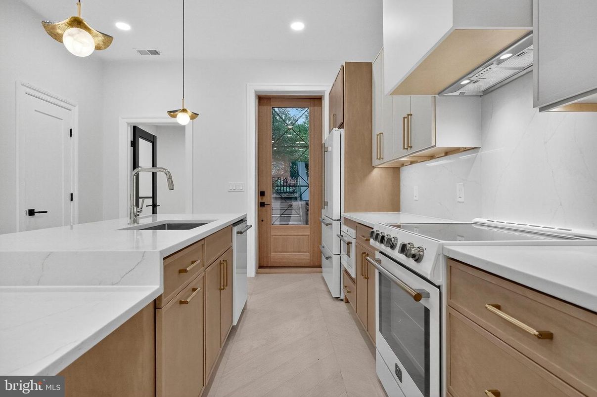 Interior, Kitchen, Pendant Lights, Recessed Lighting