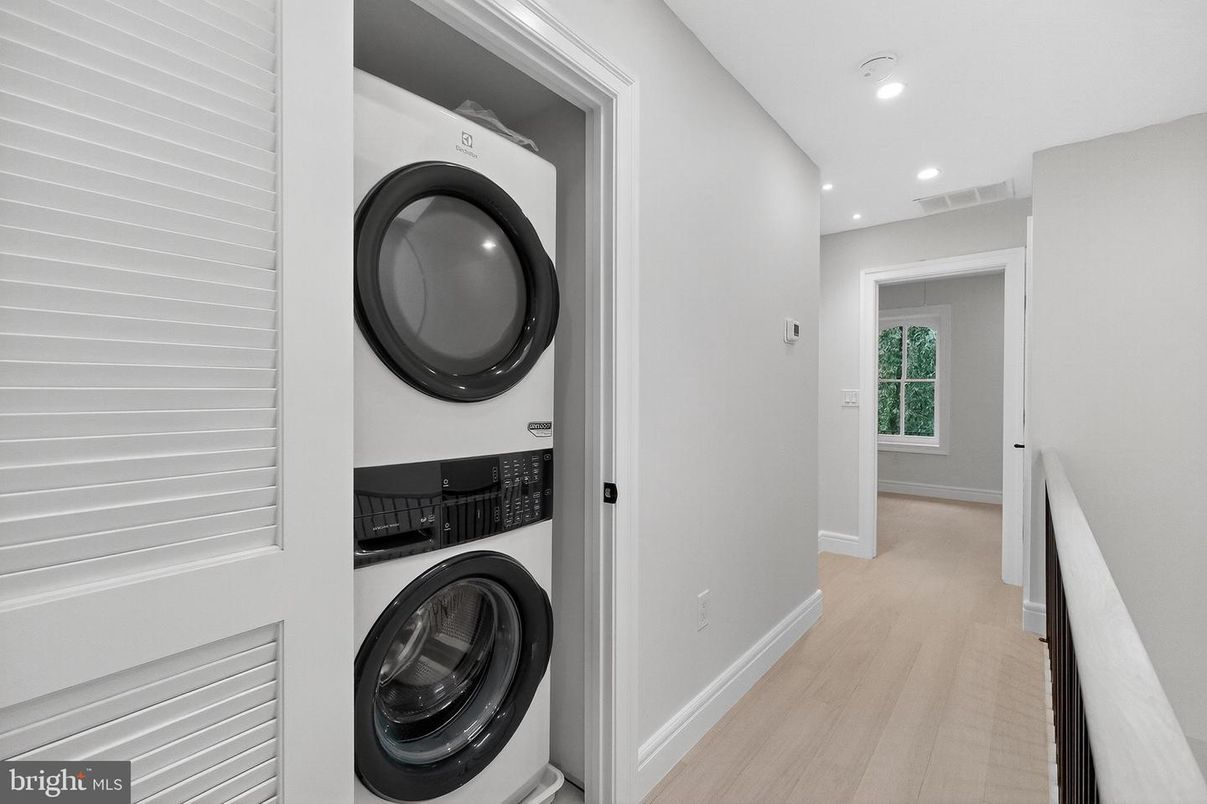 Interior, Recessed Lighting, Utility Closets, Washer, Wood Texture Flooring