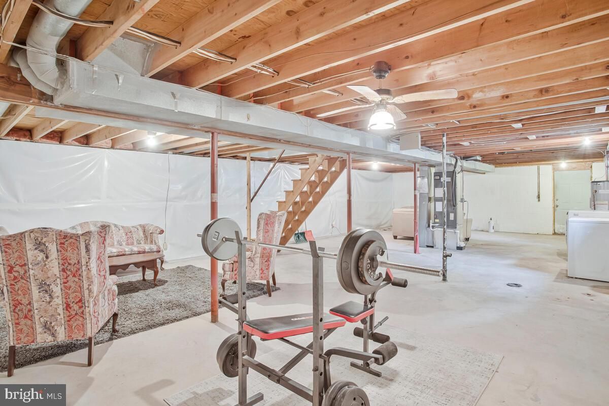 Fitness Equipment, Interior, Wooden Beams, Wooden Ceilings