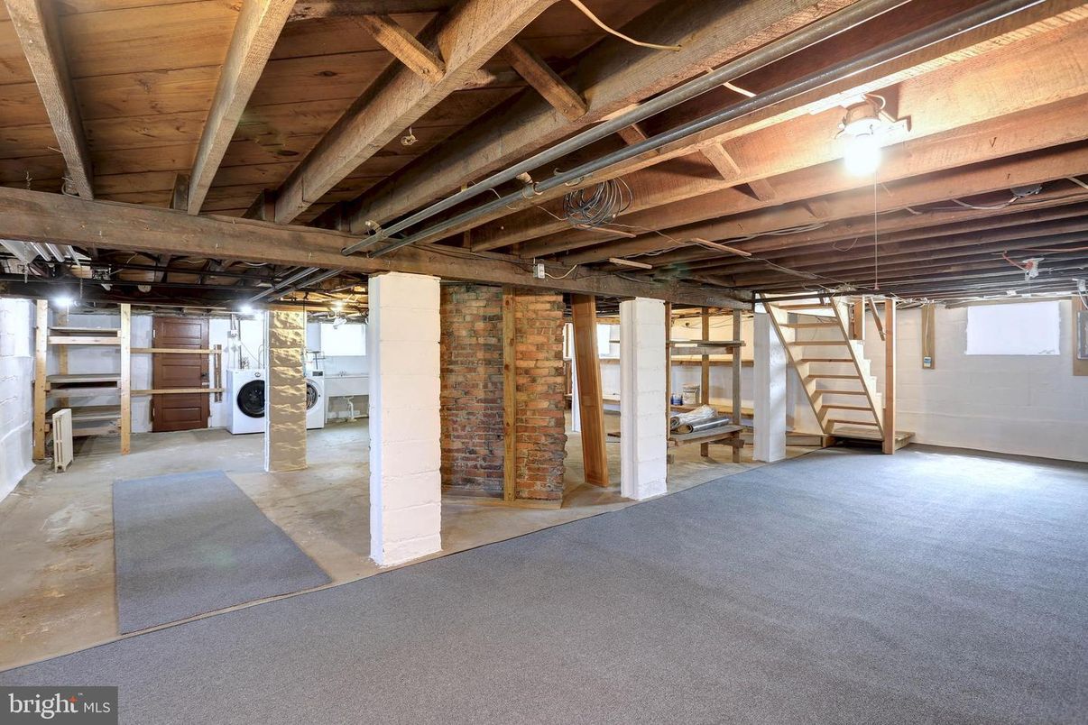 Empty room, Interior, Stone Walls, Washer, Wooden Beams, Wooden Ceilings