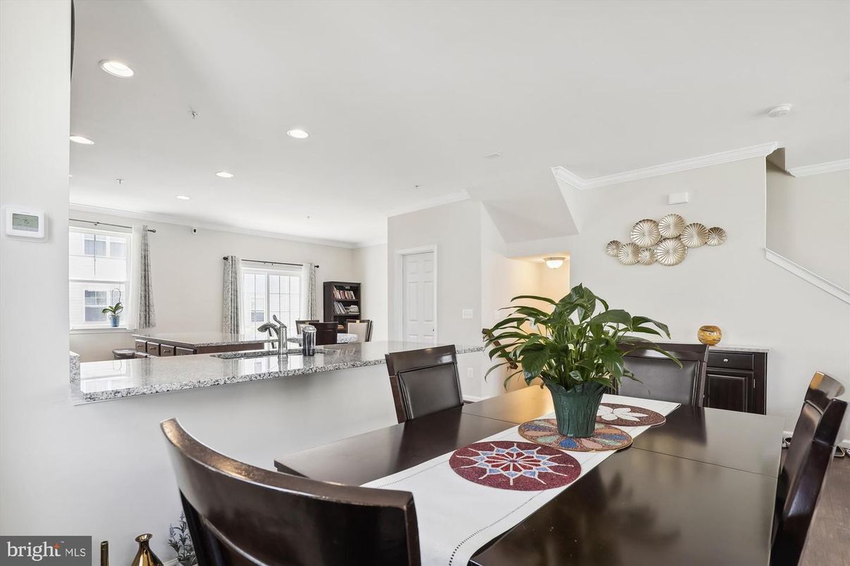 Dining room, Interior, Living room, Recessed Lighting
