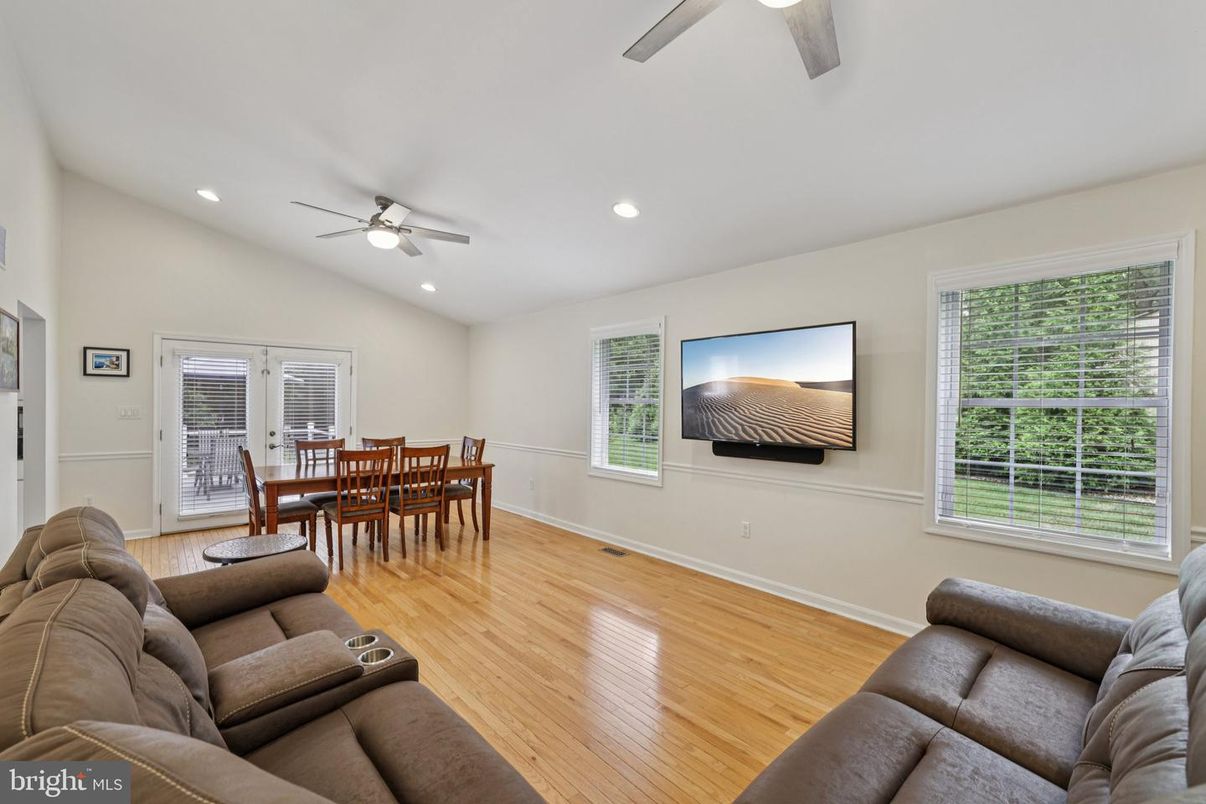 Dining room, Interior, Living room, Recessed Lighting, Wood Texture Flooring